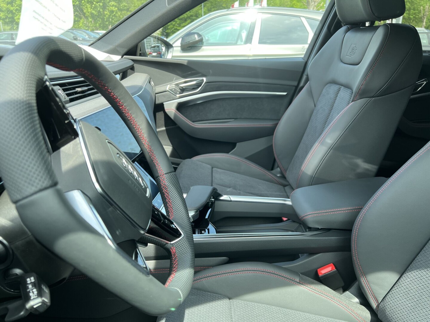 Audi Q8 55 e-tron Sportback 408PS S-Line  З Німеччини (97233)