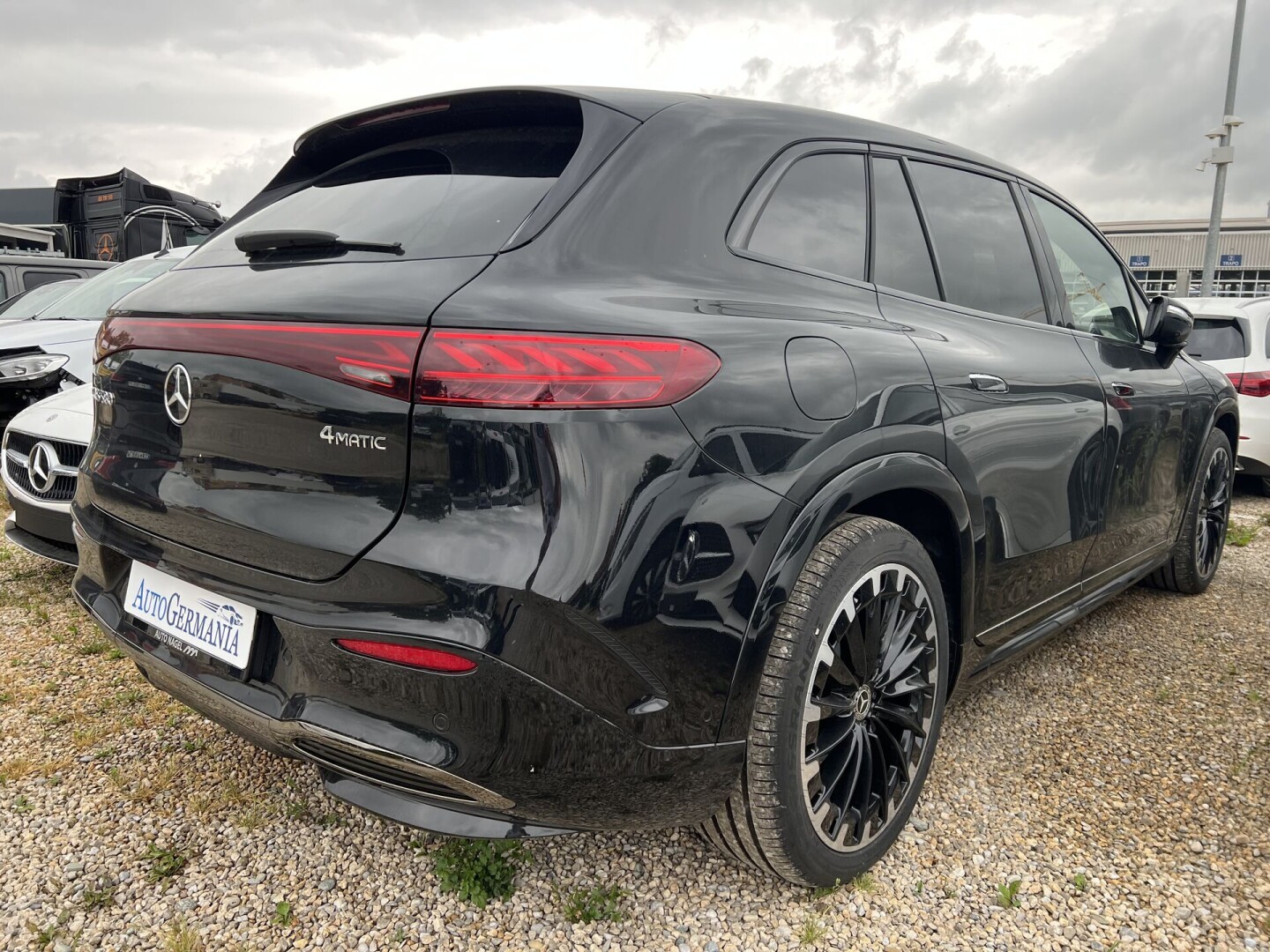 Mercedes-Benz EQS 580 SUV 544PS 4Matic Hyperscreen Black-Paket Из Германии (100974)