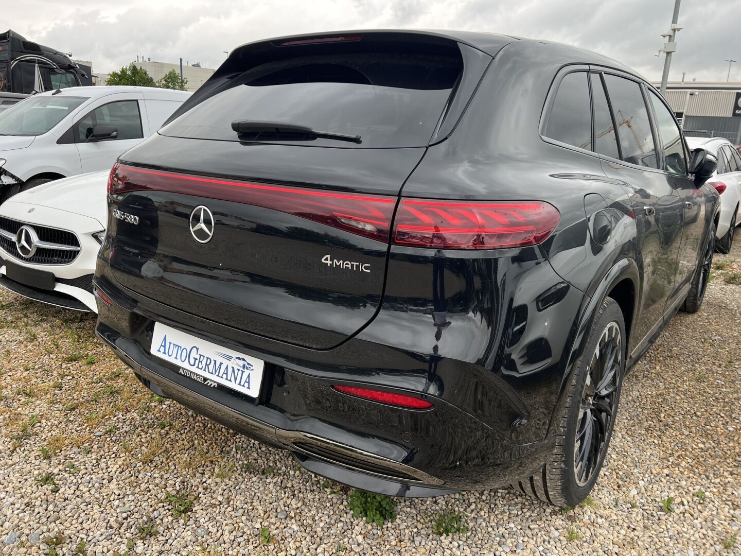 Mercedes-Benz EQS 580 SUV 544PS 4Matic Hyperscreen Black-Paket Из Германии (100975)