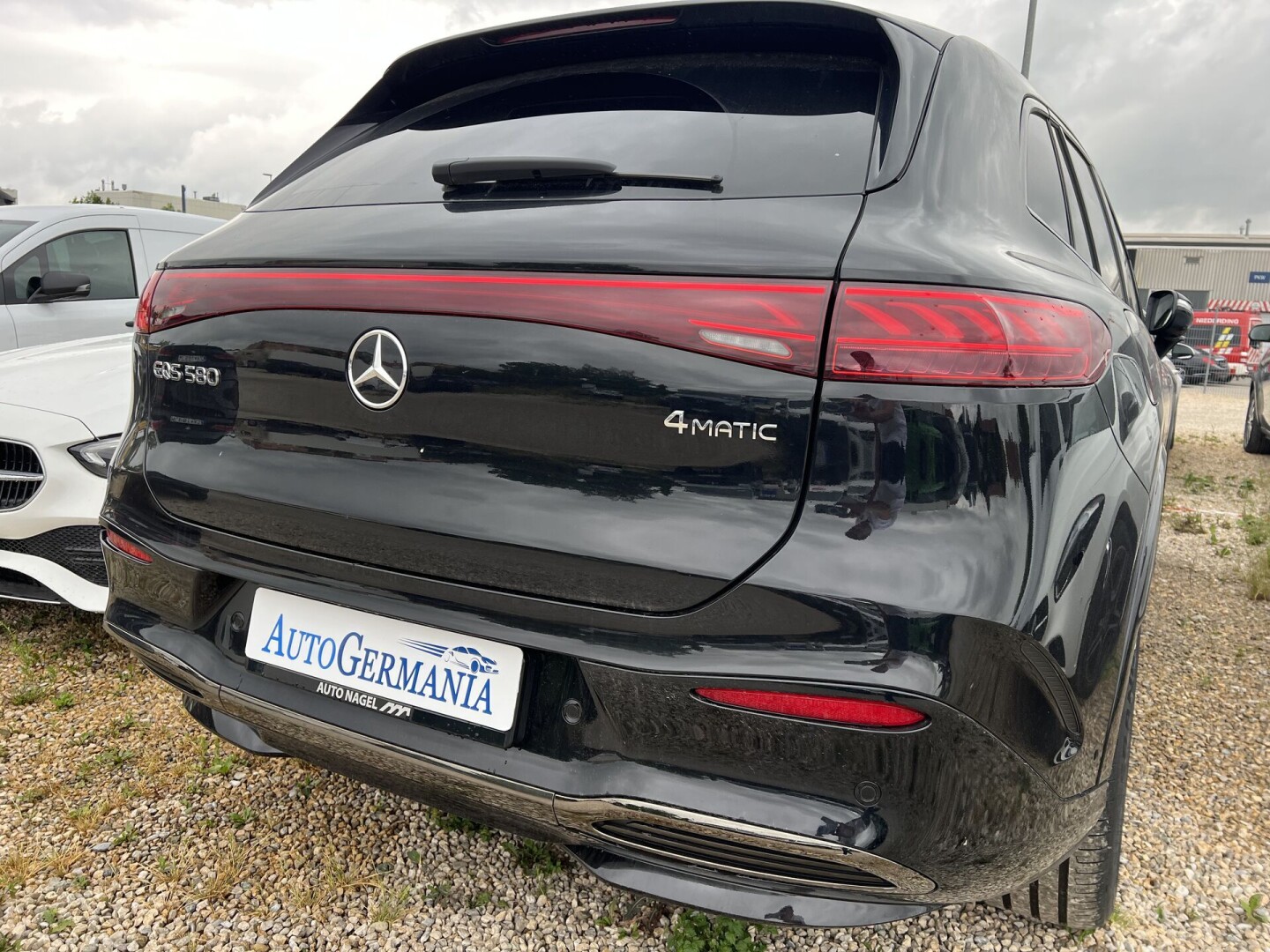 Mercedes-Benz EQS 580 SUV 544PS 4Matic Hyperscreen Black-Paket Из Германии (100973)