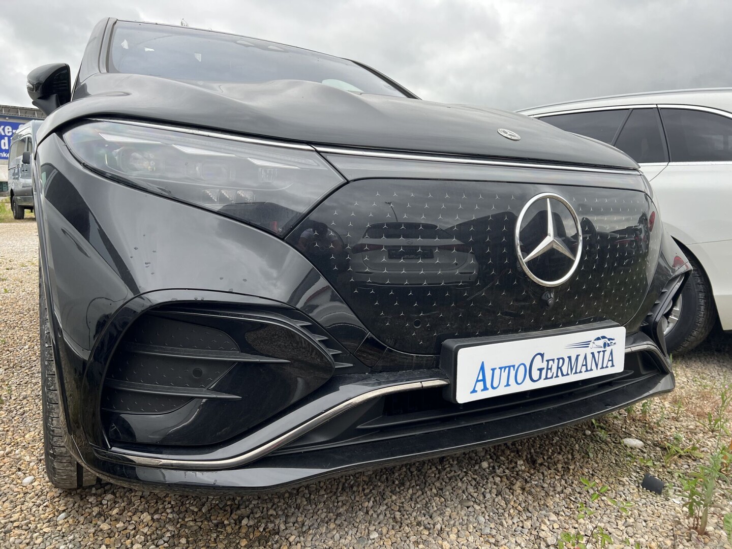 Mercedes-Benz EQS 580 SUV 544PS 4Matic Hyperscreen Black-Paket Из Германии (100988)