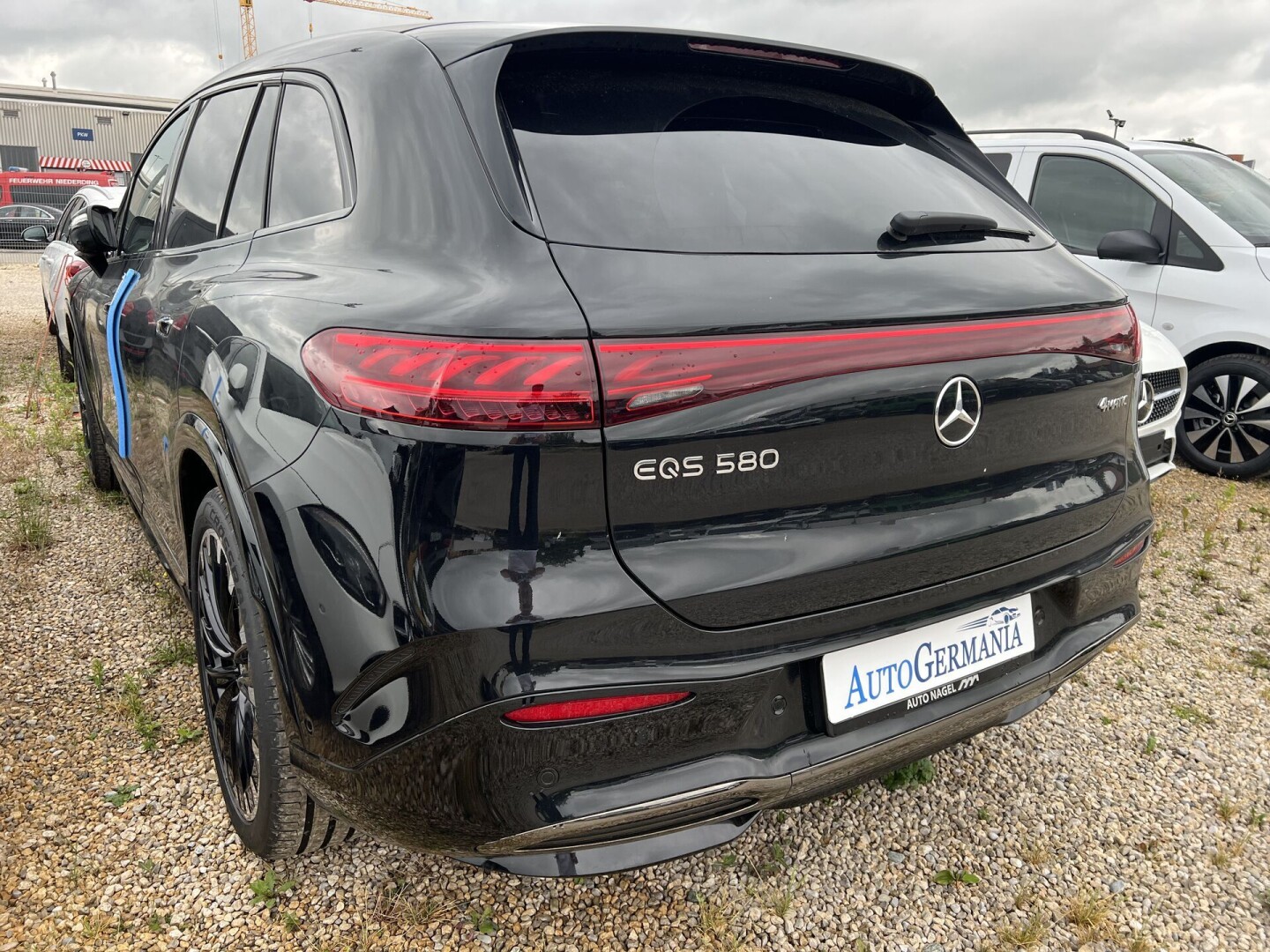Mercedes-Benz EQS 580 SUV 544PS 4Matic Hyperscreen Black-Paket Из Германии (100979)
