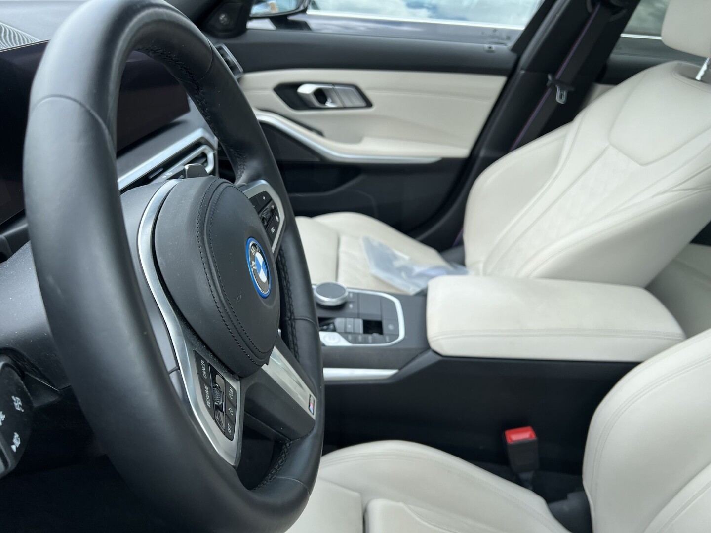 BMW 330e xDrive 292PS M-Sportpaket Pro Shadow-Line Из Германии (101857)