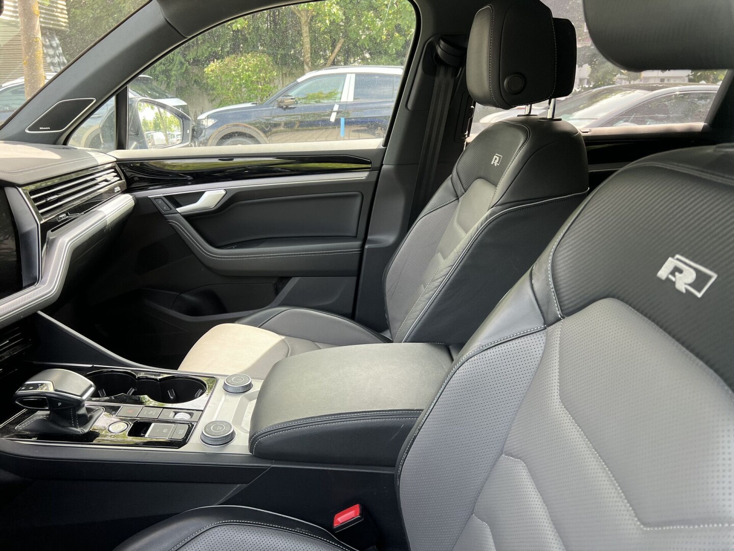 VW Touareg 3.0TDI 286PS R-Line IQ-Matrix Black Paket Из Германии (102387)