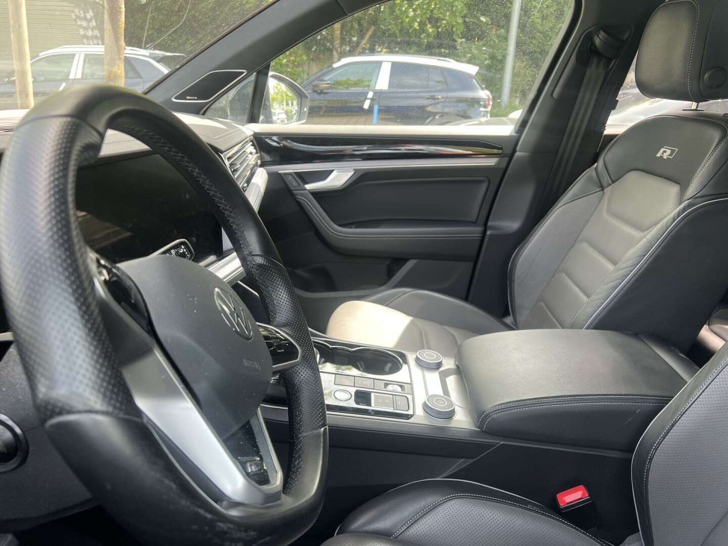 VW Touareg 3.0TDI 286PS R-Line IQ-Matrix Black Paket Из Германии (102383)