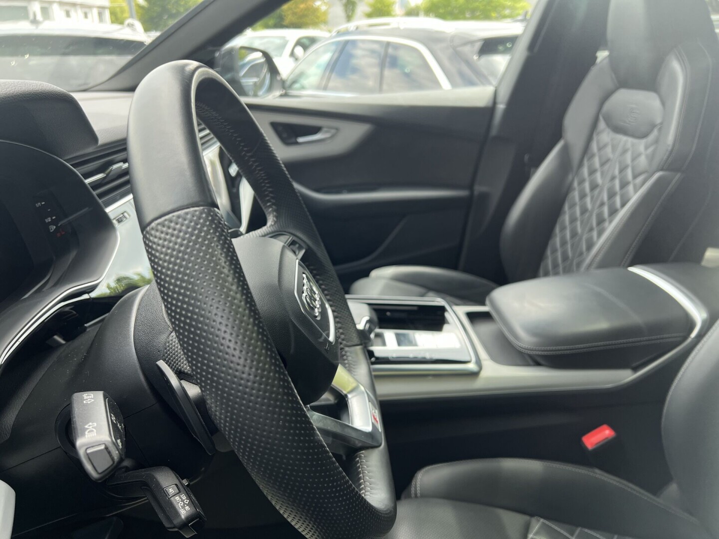 Audi SQ8 4.0TDI 435PS Black Matrix Individual LED Из Германии (103196)