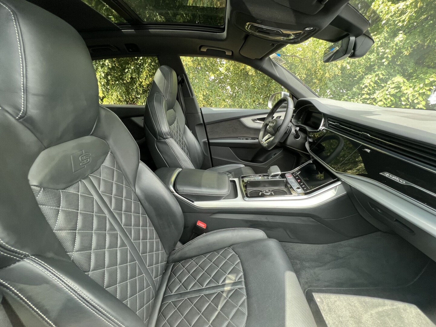 Audi SQ8 4.0TDI 435PS Black Matrix Individual LED Из Германии (103187)