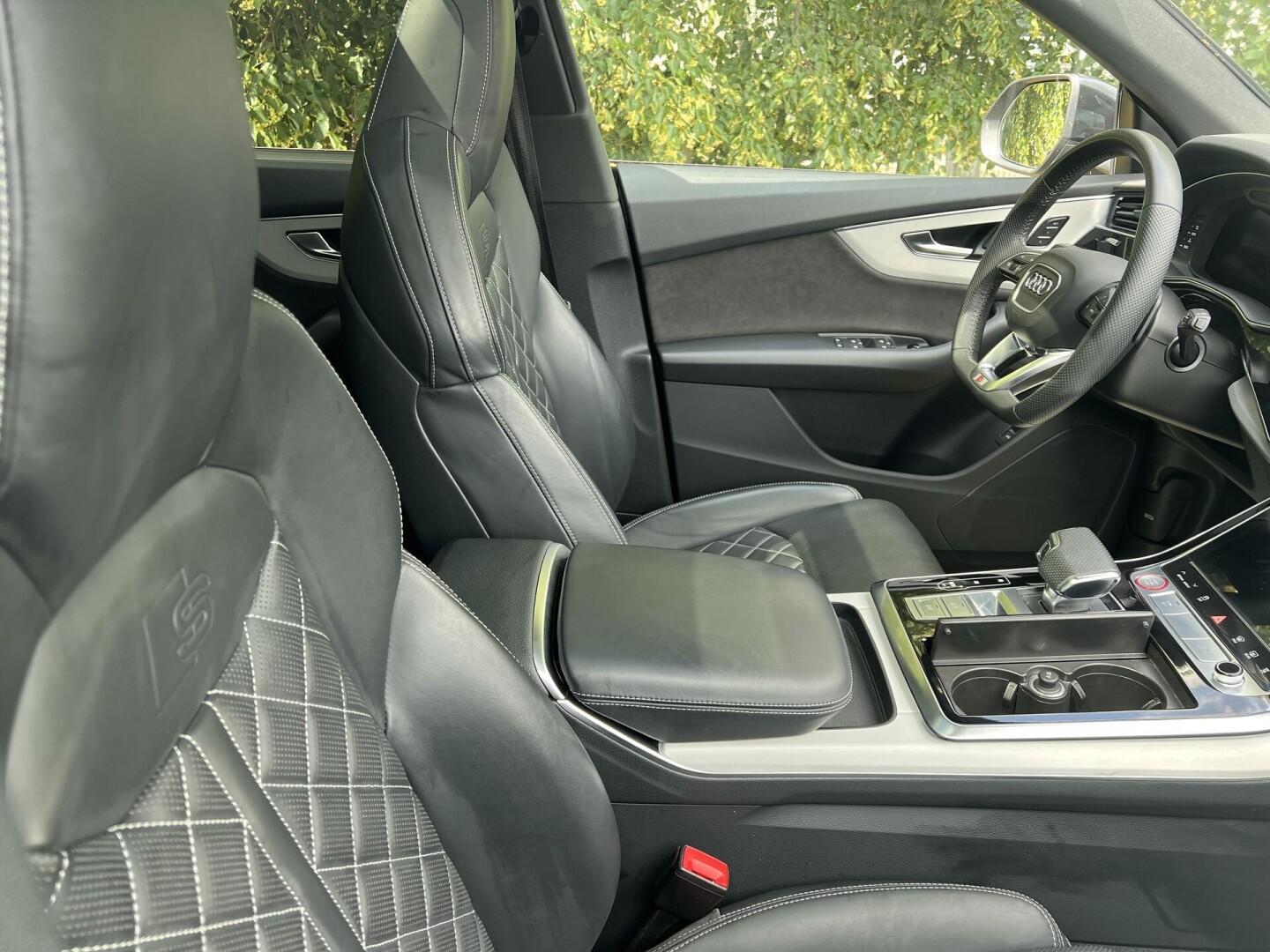 Audi SQ8 4.0TDI 435PS Black Matrix Individual LED Из Германии (103190)
