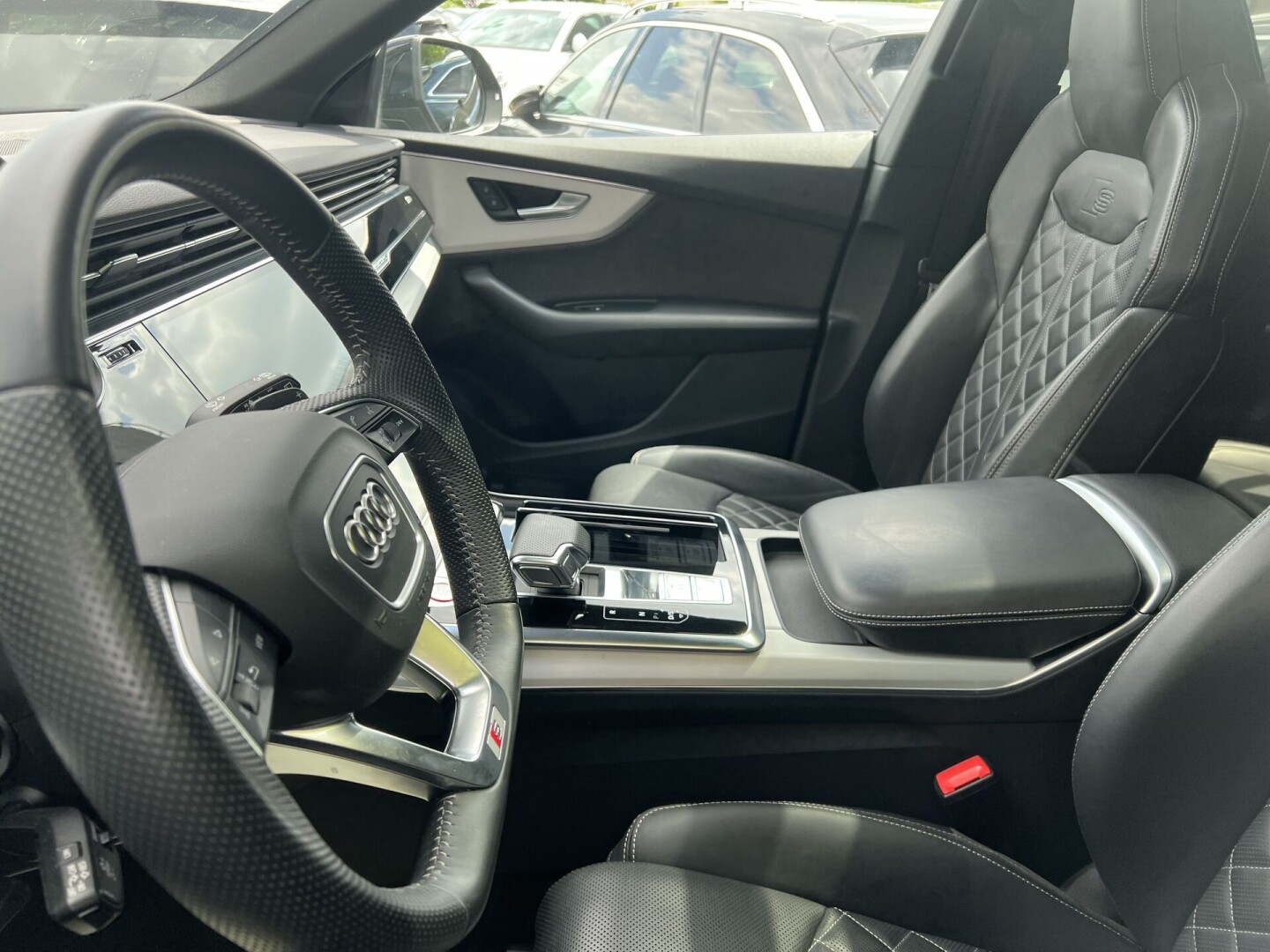 Audi SQ8 4.0TDI 435PS Black Matrix Individual LED Из Германии (103193)