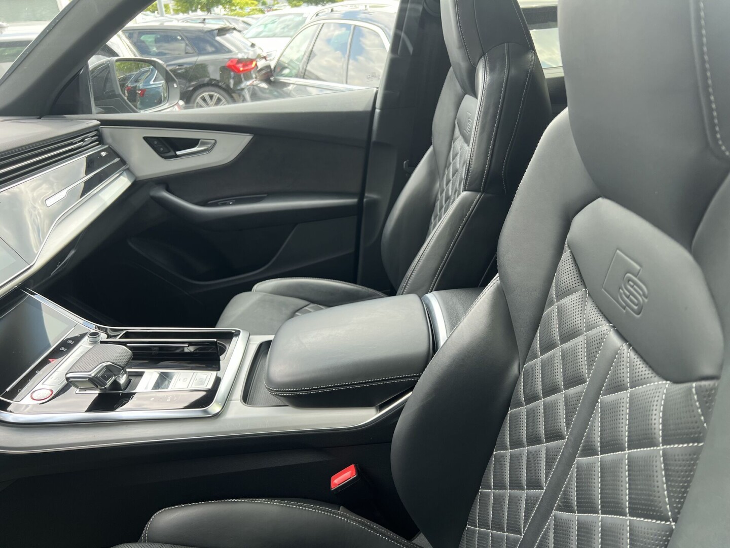 Audi SQ8 4.0TDI 435PS Black Matrix Individual LED Из Германии (103195)