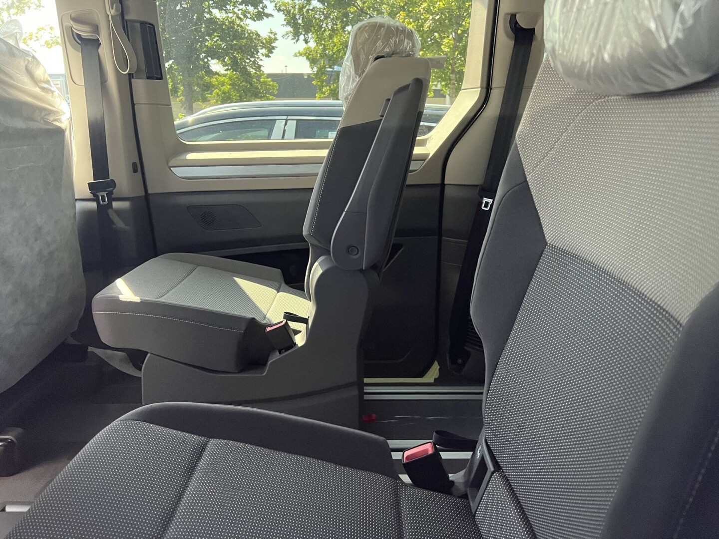 VW Multivan T7 Life 1.5TSI DSG 136PS IQ-LED Из Германии (105063)