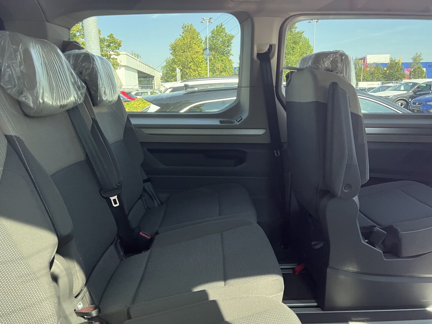 VW Multivan T7 Life 1.5TSI DSG 136PS IQ-LED Из Германии (105070)