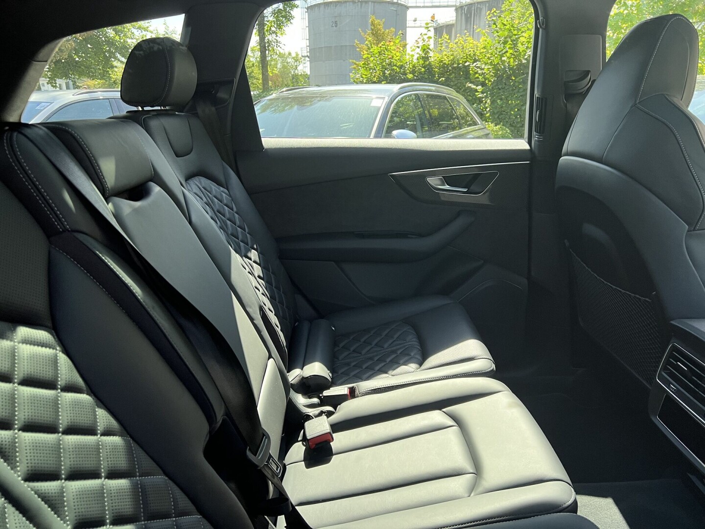 Audi SQ7 4.0TFSI 507PS Black-Paket HD Matrix Из Германии (105570)