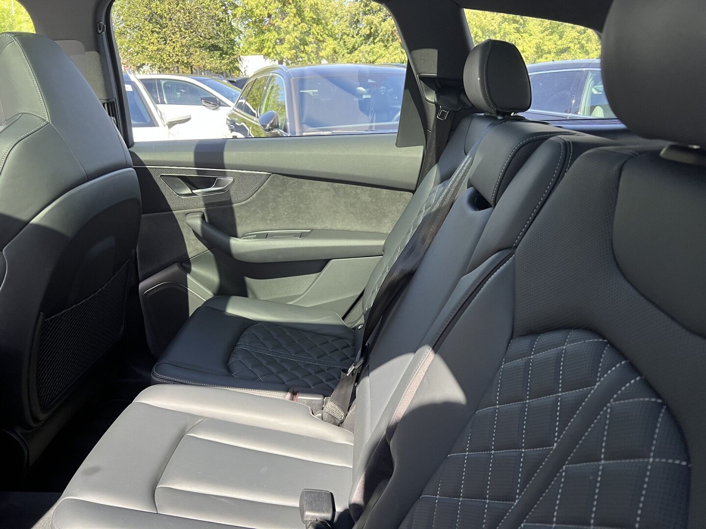 Audi SQ7 4.0TFSI 507PS Black-Paket HD Matrix Из Германии (105559)