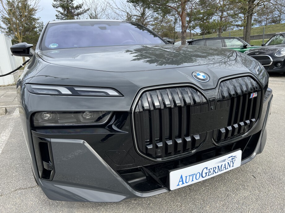 BMW i7 xDrive 659PS M70 M-Sport Paket Sky-Lounge  З Німеччини (114867)
