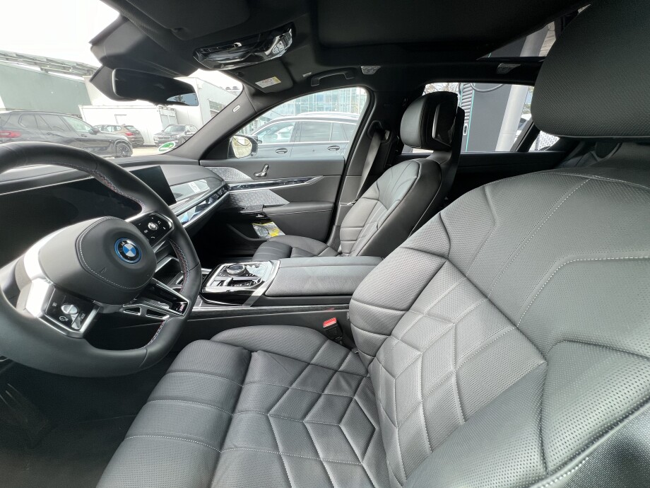 BMW i7 xDrive 659PS M70 M-Sport Paket Sky-Lounge  З Німеччини (114878)