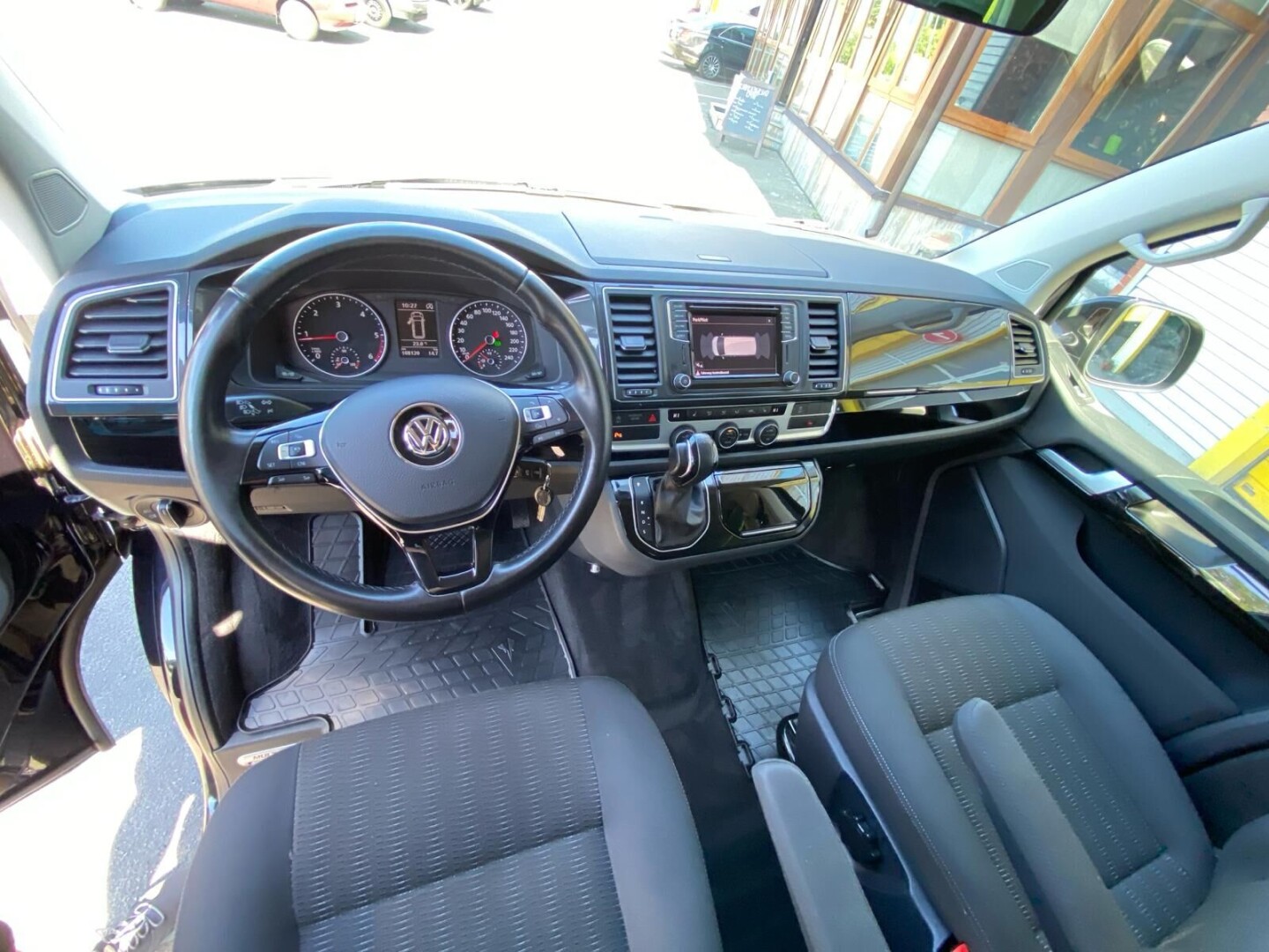 VW Multivan T6 Comfortline 2.0TDI DSG 4Motion LED З Німеччини (117492)