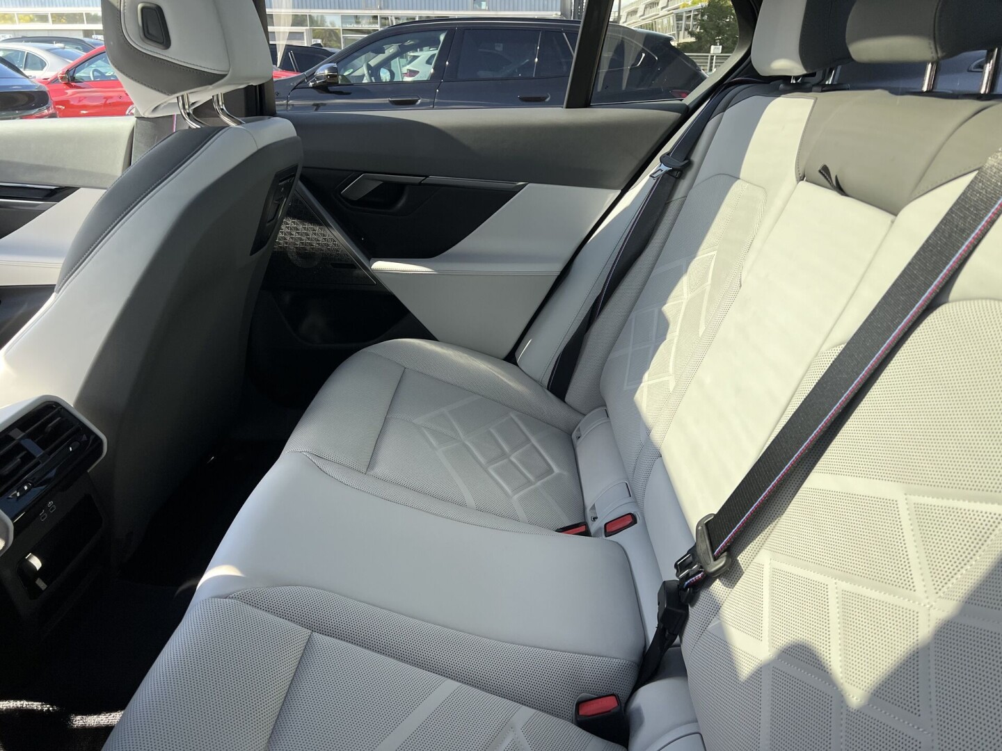 BMW i5 xDrive40 M-Sport Pro Black-Paket З Німеччини (123301)