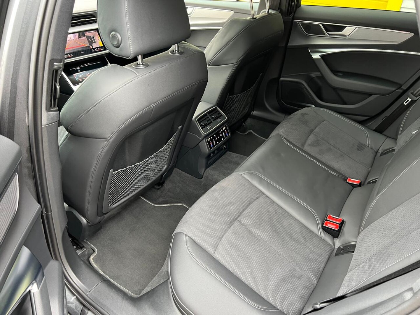 Audi A6 S-Line Quattro 55TFSIe 367PS HD-Matrix Avant  З Німеччини (126176)