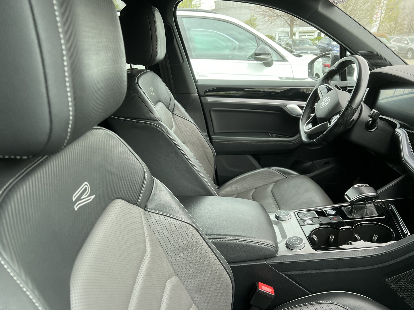 VW Touareg 3.0TDI 286PS R-Line Black Paket Matrix З Німеччини (126730)