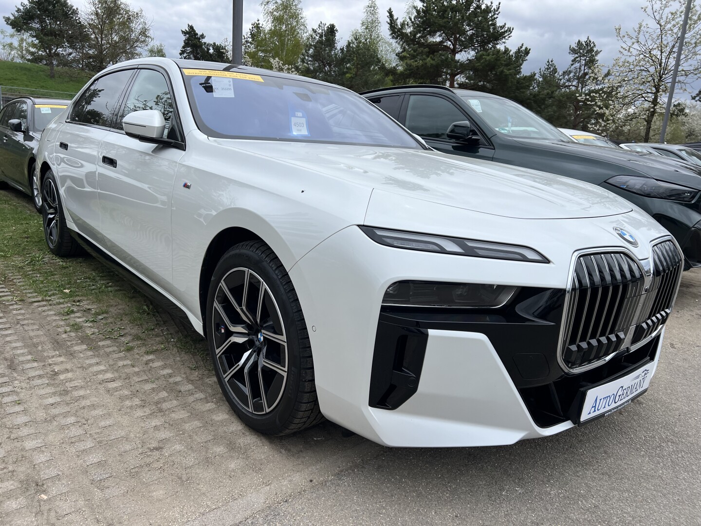 BMW 740d xDrive 299PS M-Sport Sky-Lounge  Из Германии (127199)