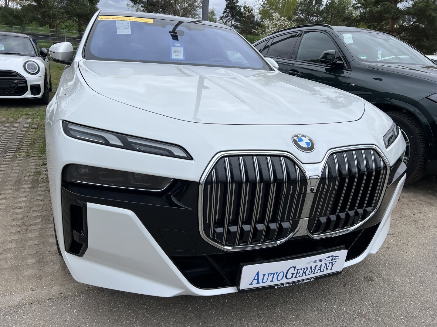 BMW 740d xDrive 299PS M-Sport Sky-Lounge  Из Германии (127200)