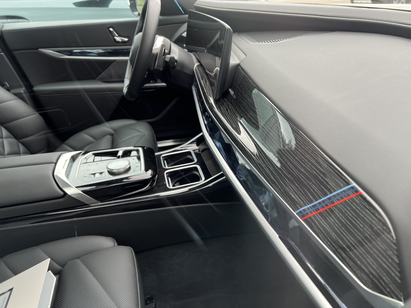 BMW 740d xDrive 299PS M-Sport Sky-Lounge  Из Германии (127195)