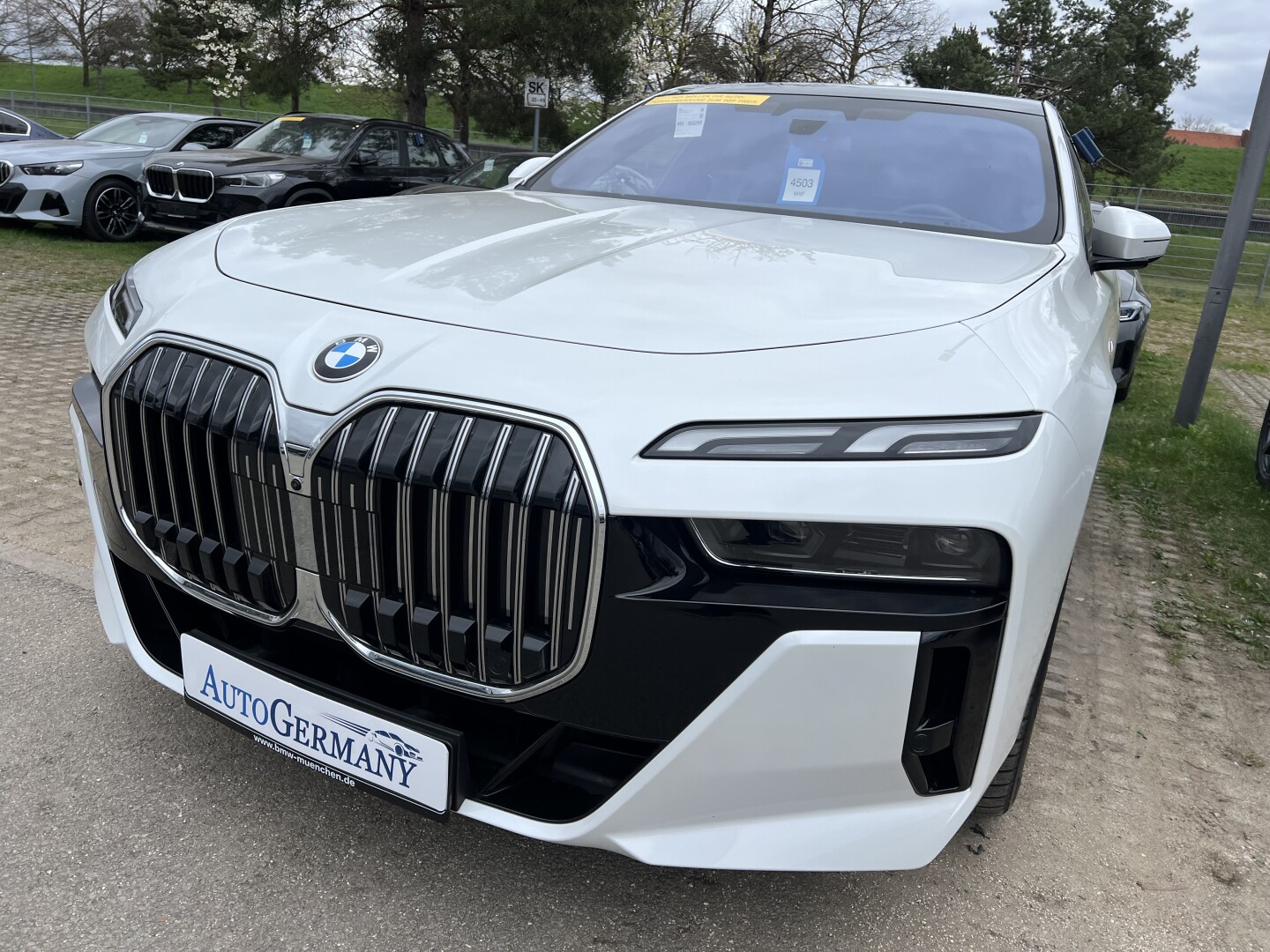 BMW 740d xDrive 299PS M-Sport Sky-Lounge  Из Германии (127201)