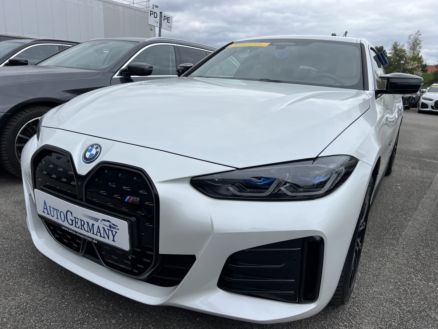 BMW i4 eDrive40 M-Sportpaket 340PS Black З Німеччини (127382)