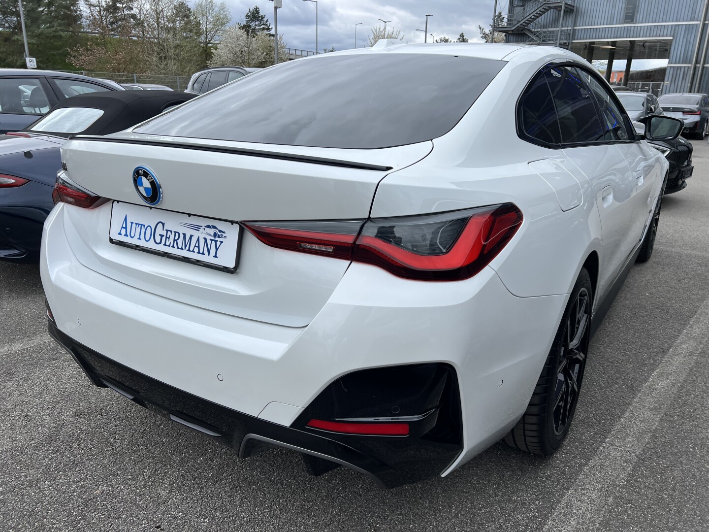 BMW i4 eDrive40 M-Sportpaket 340PS Black З Німеччини (127373)