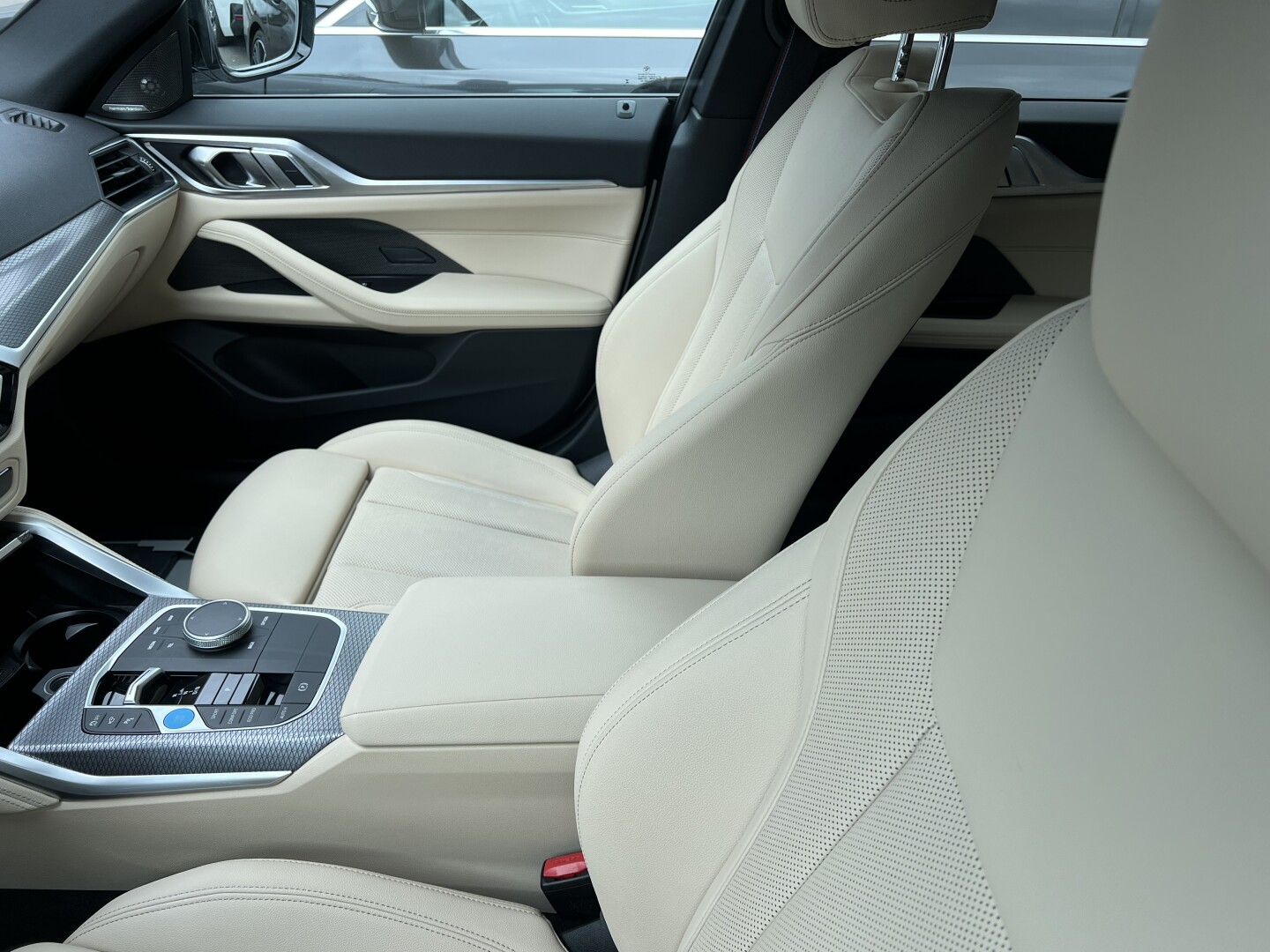 BMW i4 eDrive40 M-Sportpaket 340PS Black З Німеччини (127383)