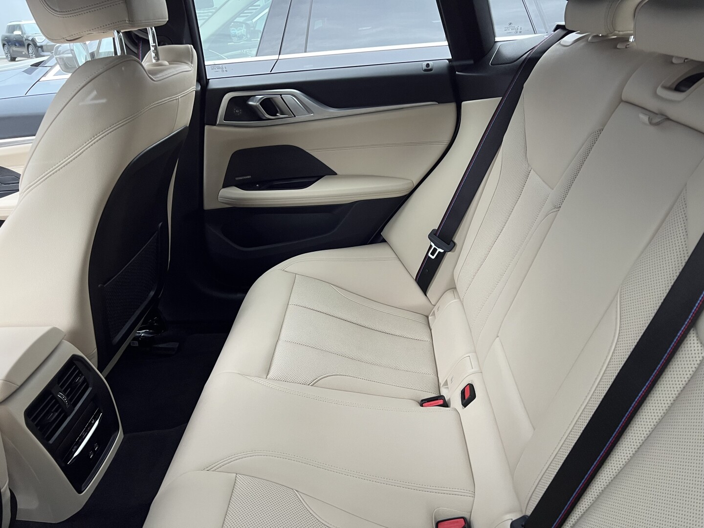 BMW i4 eDrive40 M-Sportpaket 340PS Black З Німеччини (127377)