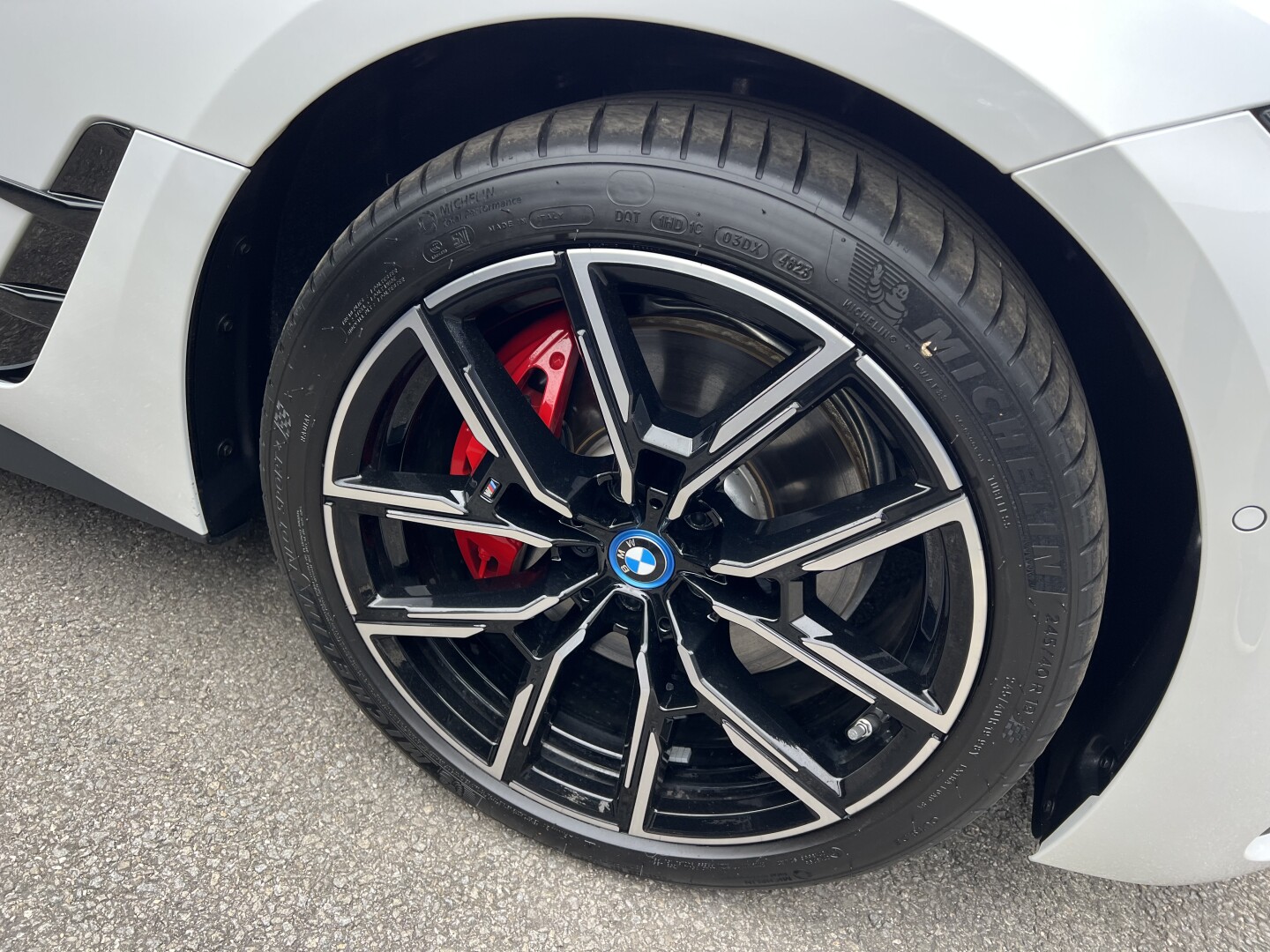 BMW i4 eDrive40 M-Sportpaket 340PS Black З Німеччини (127365)