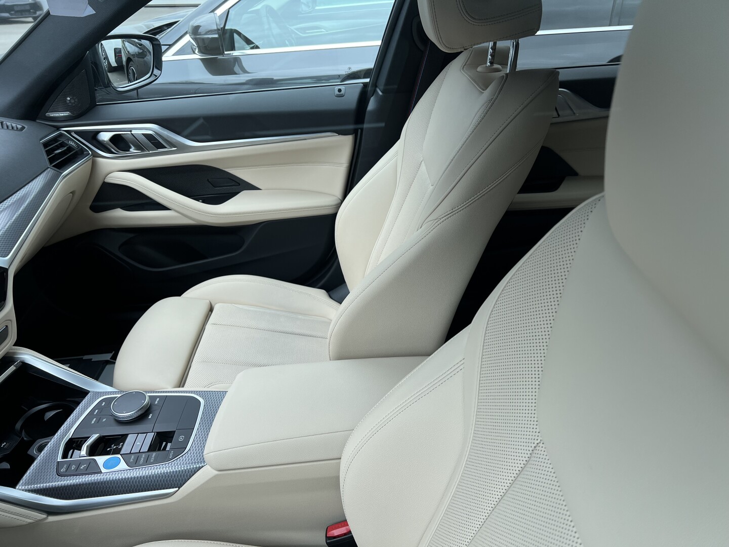 BMW i4 eDrive40 M-Sportpaket 340PS Black З Німеччини (127378)