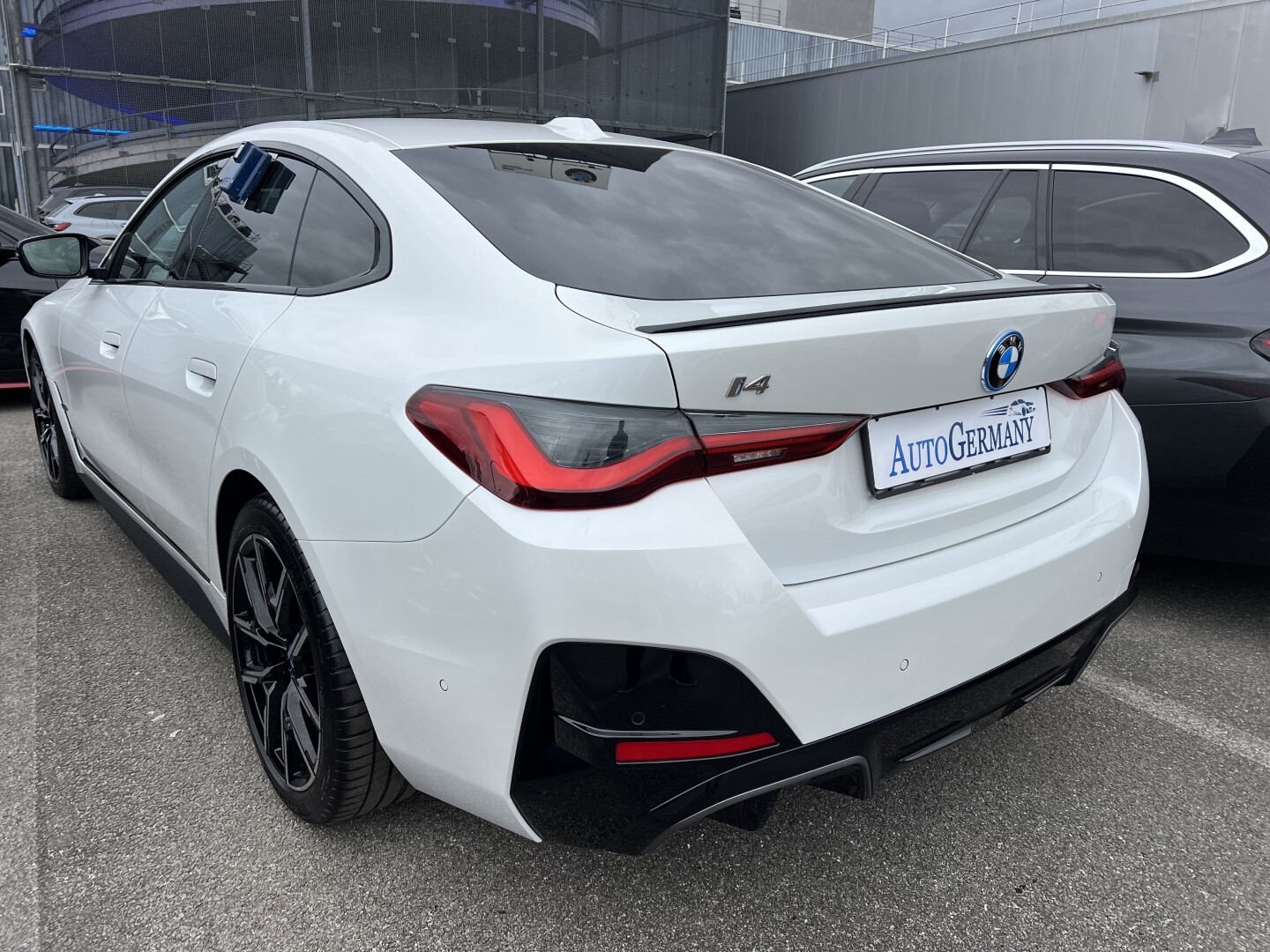 BMW i4 eDrive40 M-Sportpaket 340PS Black З Німеччини (127376)