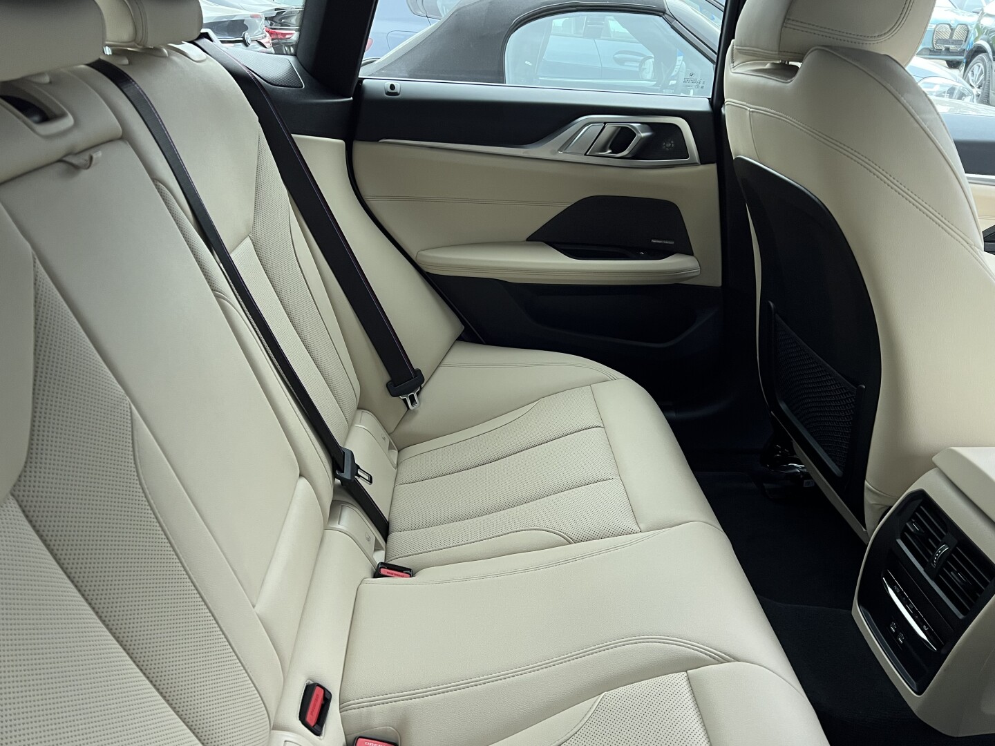 BMW i4 eDrive40 M-Sportpaket 340PS Black З Німеччини (127371)