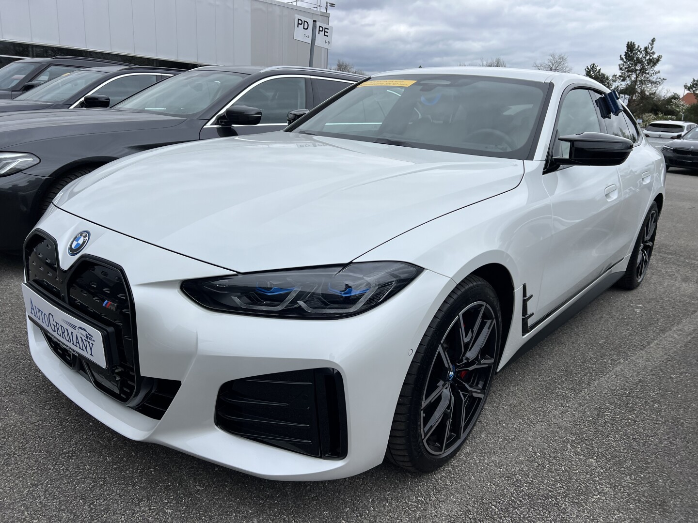 BMW i4 eDrive40 M-Sportpaket 340PS Black З Німеччини (127384)