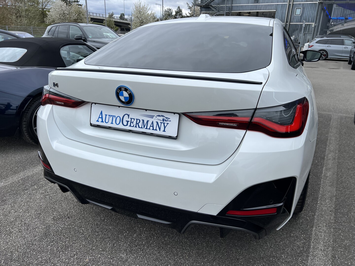 BMW i4 eDrive40 M-Sportpaket 340PS Black З Німеччини (127372)