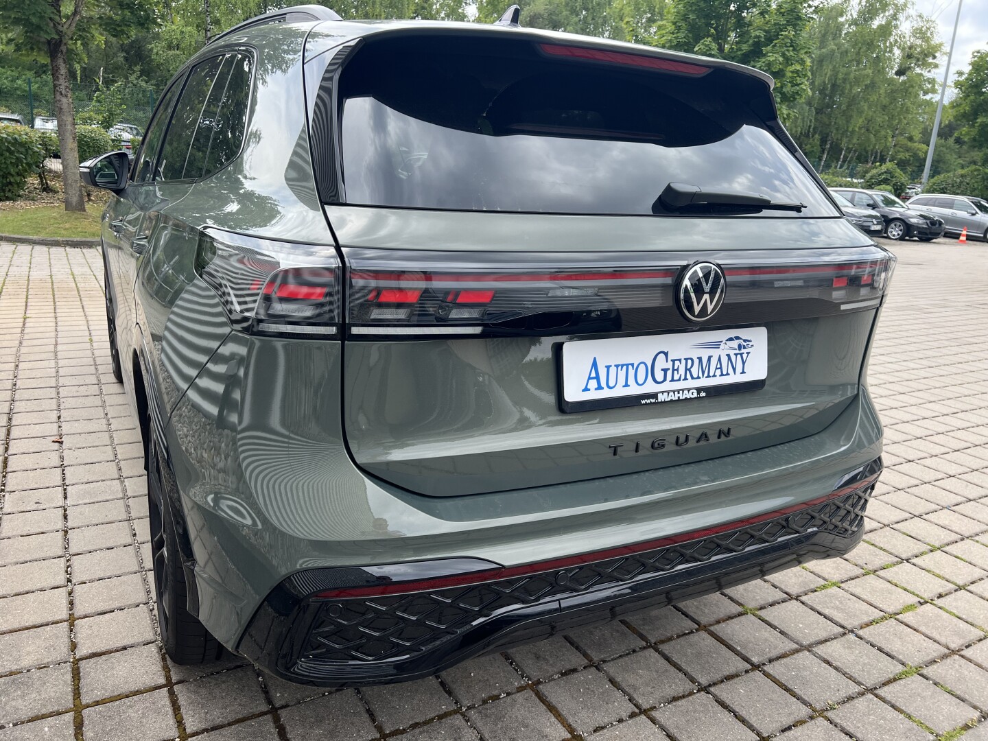 VW Tiguan 1.5e Hybrid 272PS R-Line DSG Black Из Германии (127788)