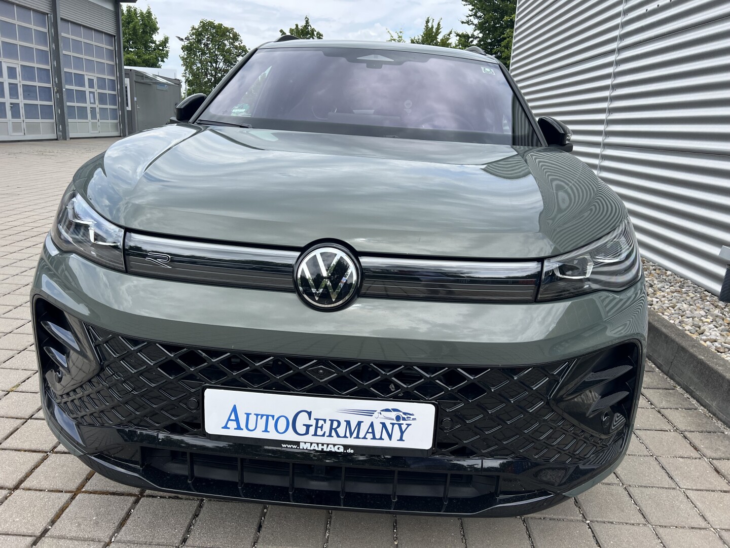 VW Tiguan 1.5e Hybrid 272PS R-Line DSG Black Из Германии (127773)