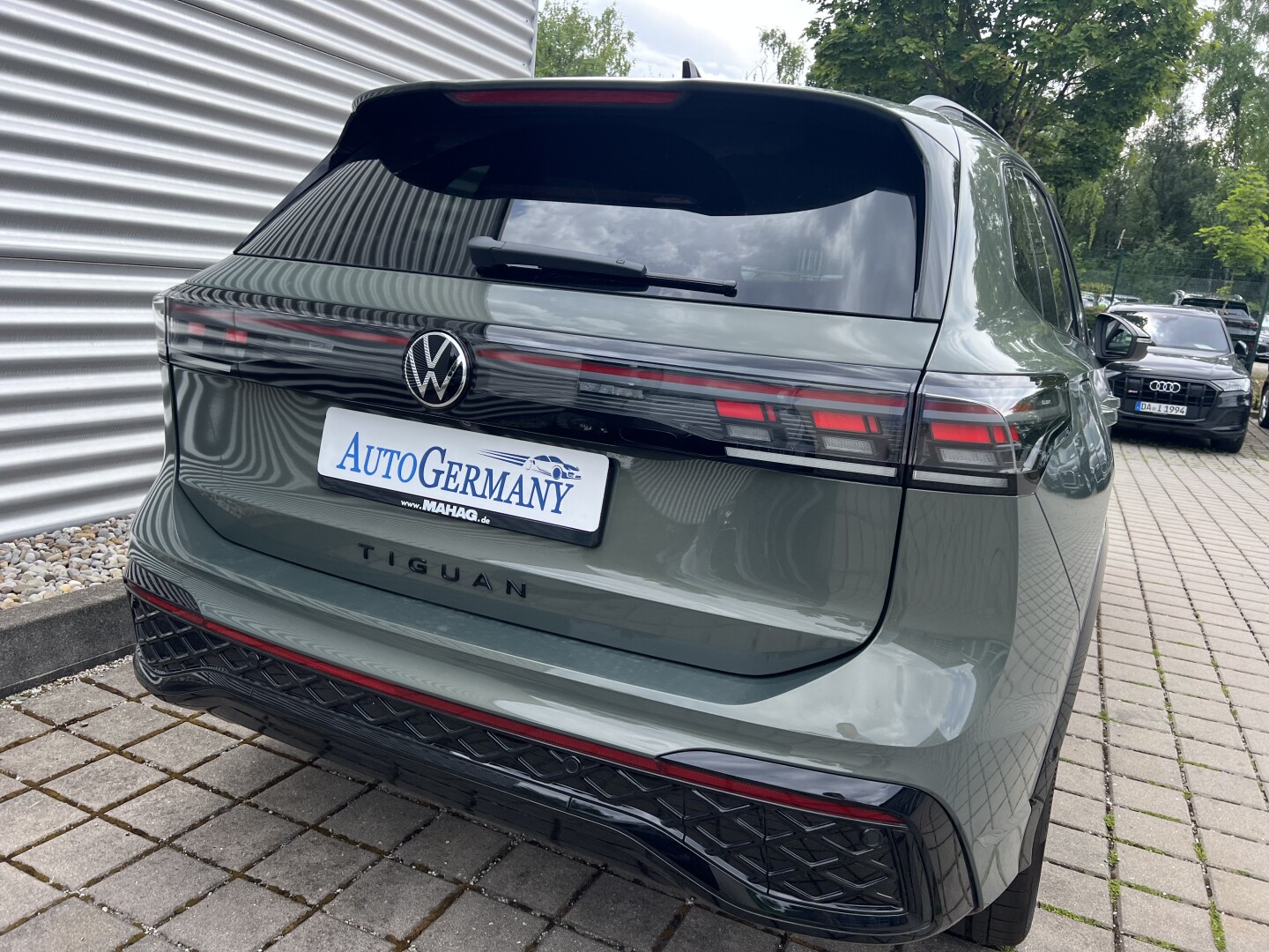 VW Tiguan 1.5e Hybrid 272PS R-Line DSG Black Из Германии (127789)