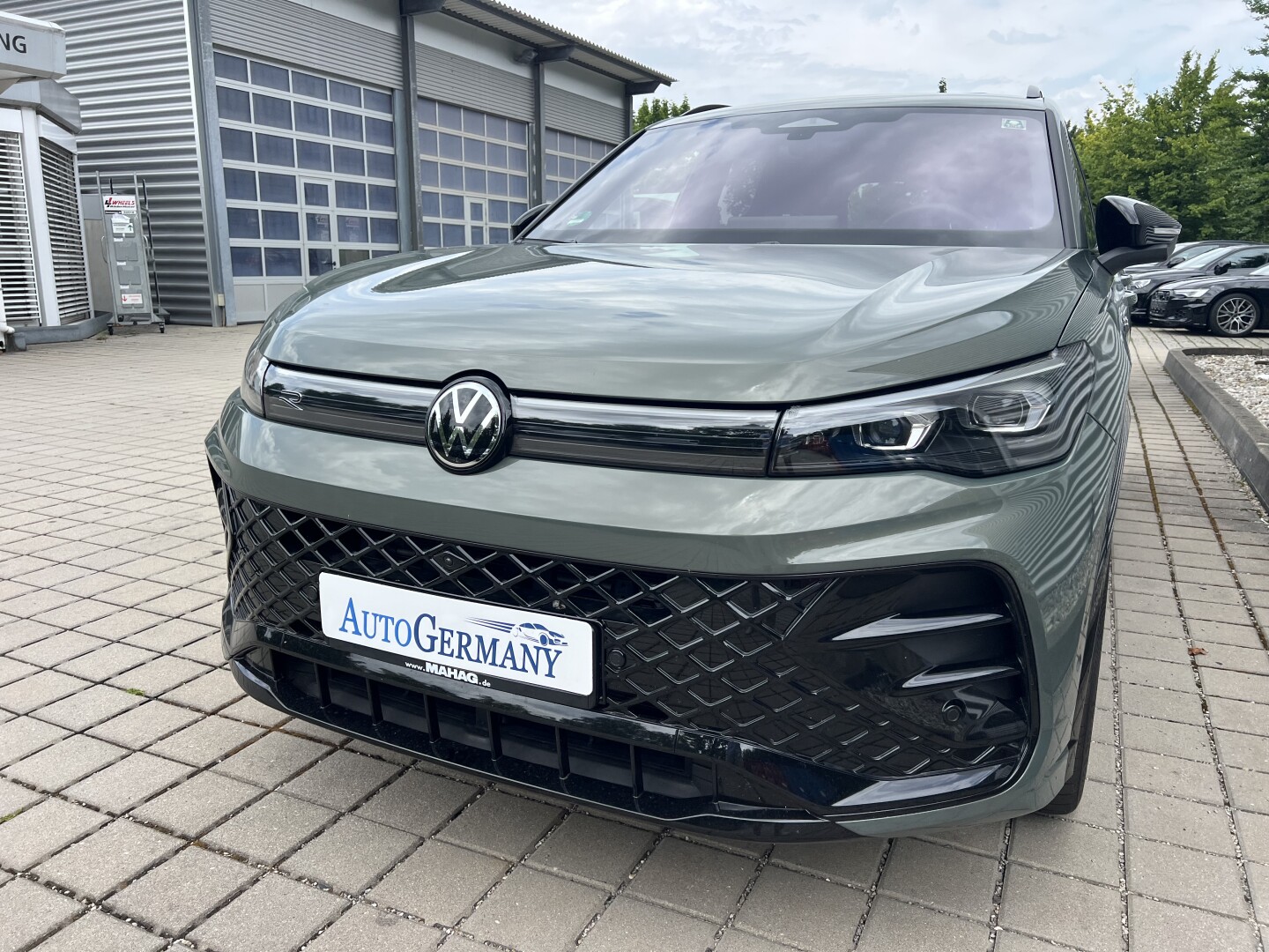 VW Tiguan 1.5e Hybrid 272PS R-Line DSG Black Из Германии (127774)