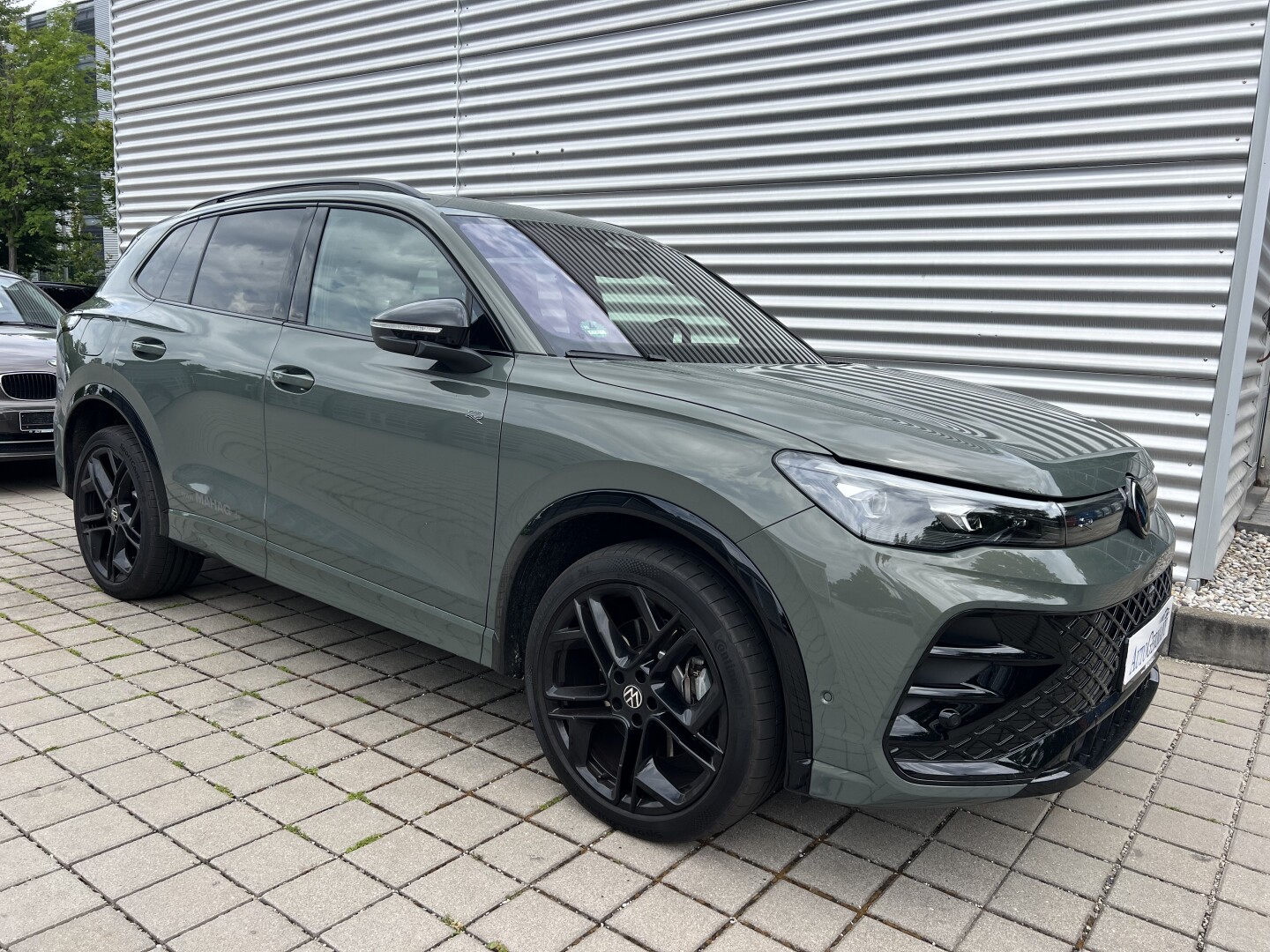 VW Tiguan 1.5e Hybrid 272PS R-Line DSG Black Из Германии (127770)