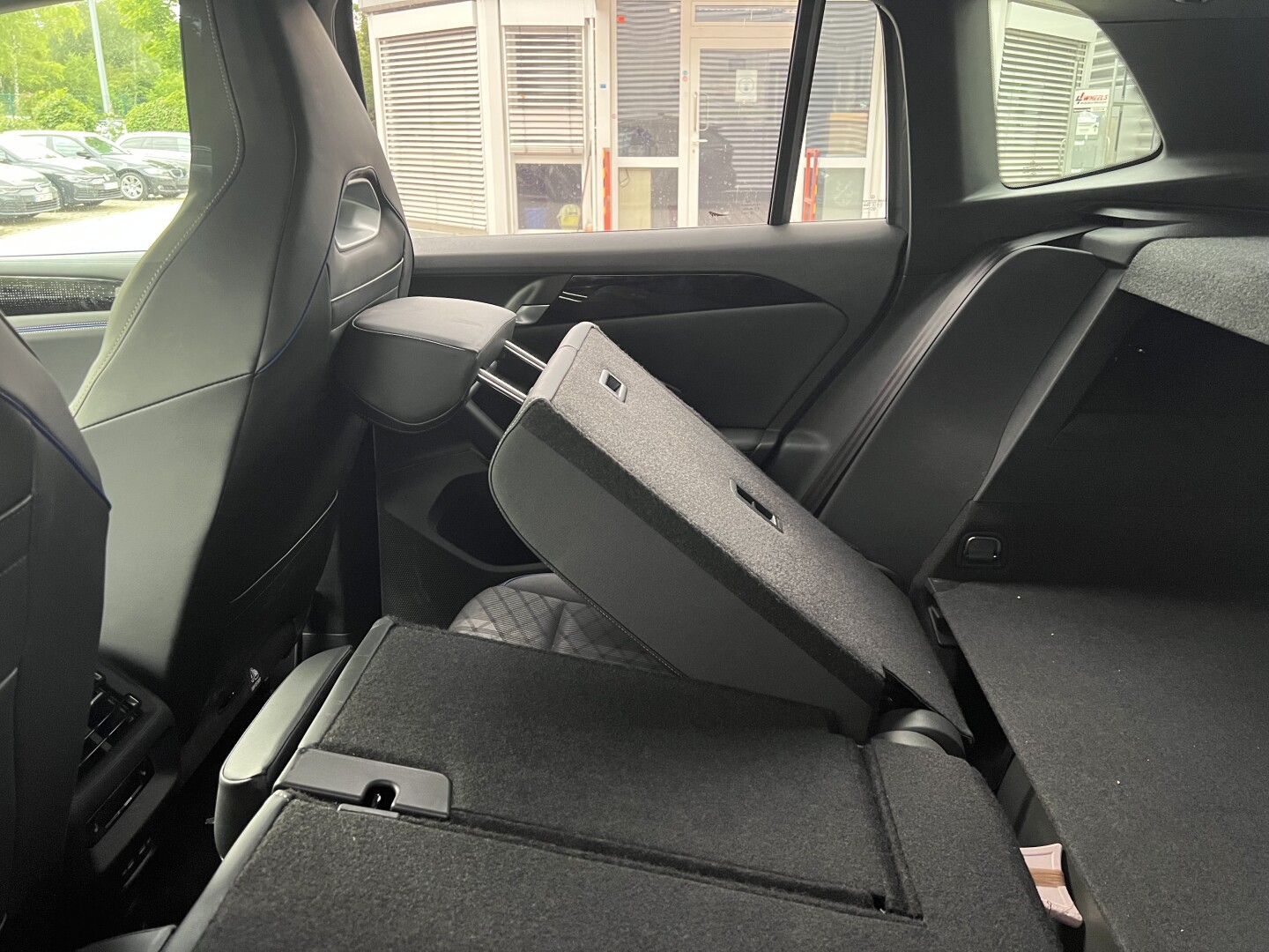 VW Tiguan 1.5e Hybrid 272PS R-Line DSG Black Из Германии (127786)