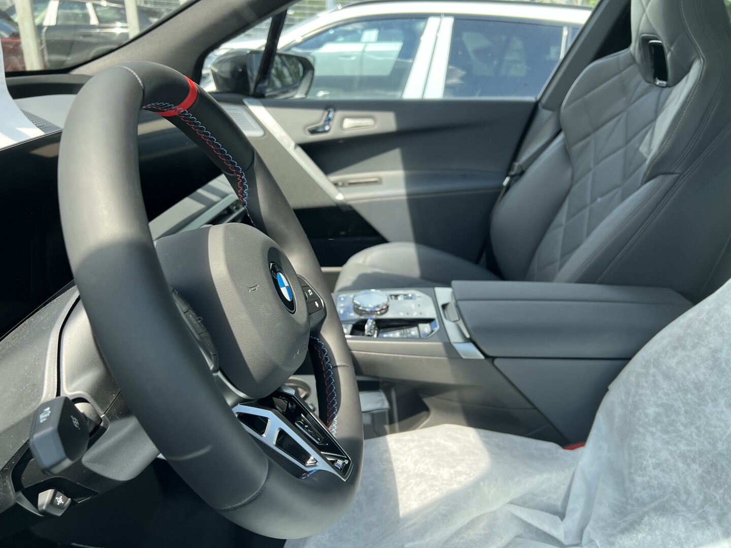 BMW iX M70 Sky Lounge 658PS B&W LED Black-Paket Из Германии (127852)