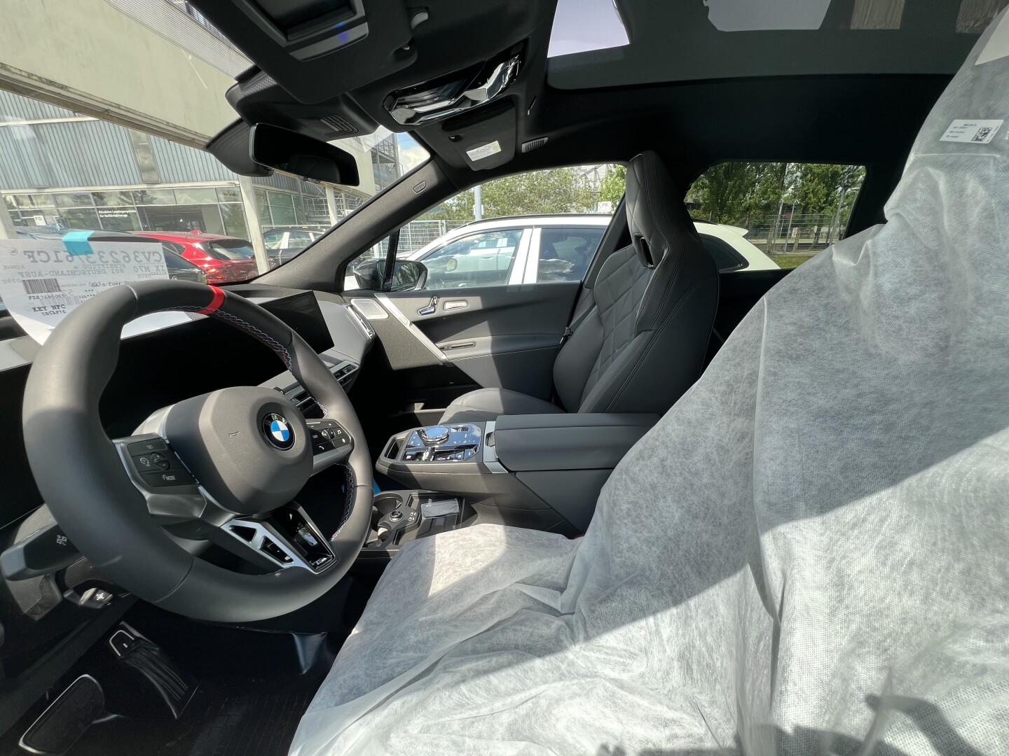 BMW iX M70 Sky Lounge 658PS B&W LED Black-Paket Из Германии (127851)