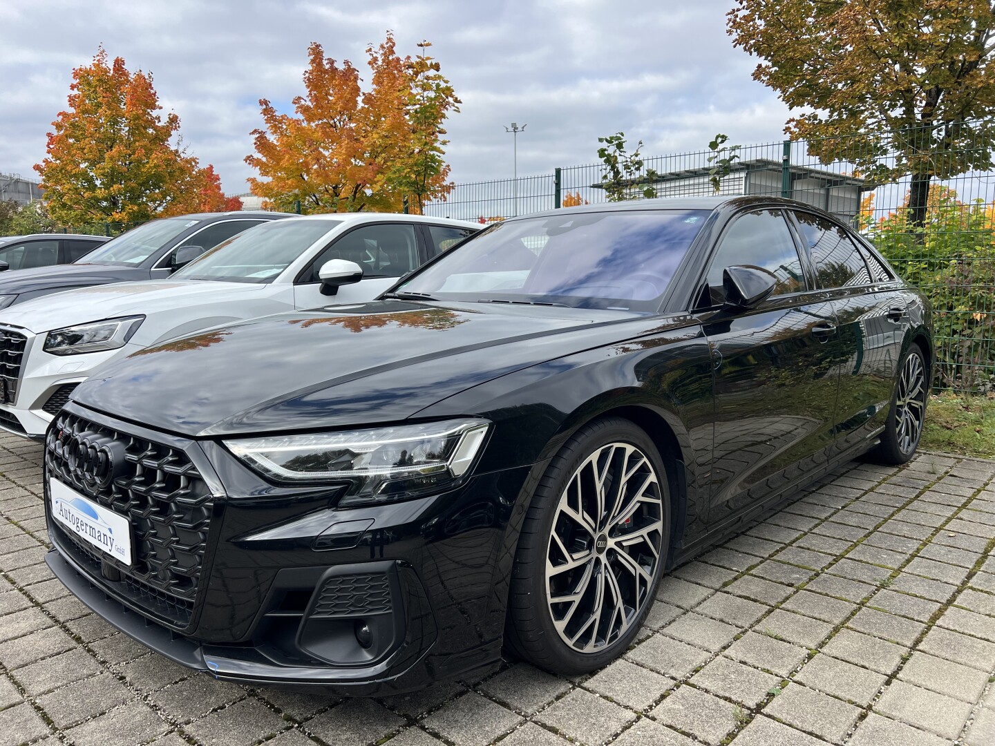 Audi S8 4.0TFSI 571PS Quattro Matrix Black-Paket З Німеччини (129368)