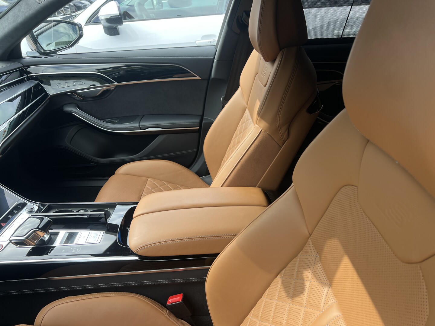 Audi S8 4.0TFSI 571PS Quattro Matrix Black-Paket З Німеччини (129388)