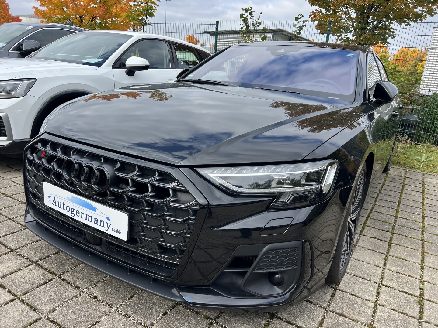 Audi S8 4.0TFSI 571PS Quattro Matrix Black-Paket З Німеччини (129372)