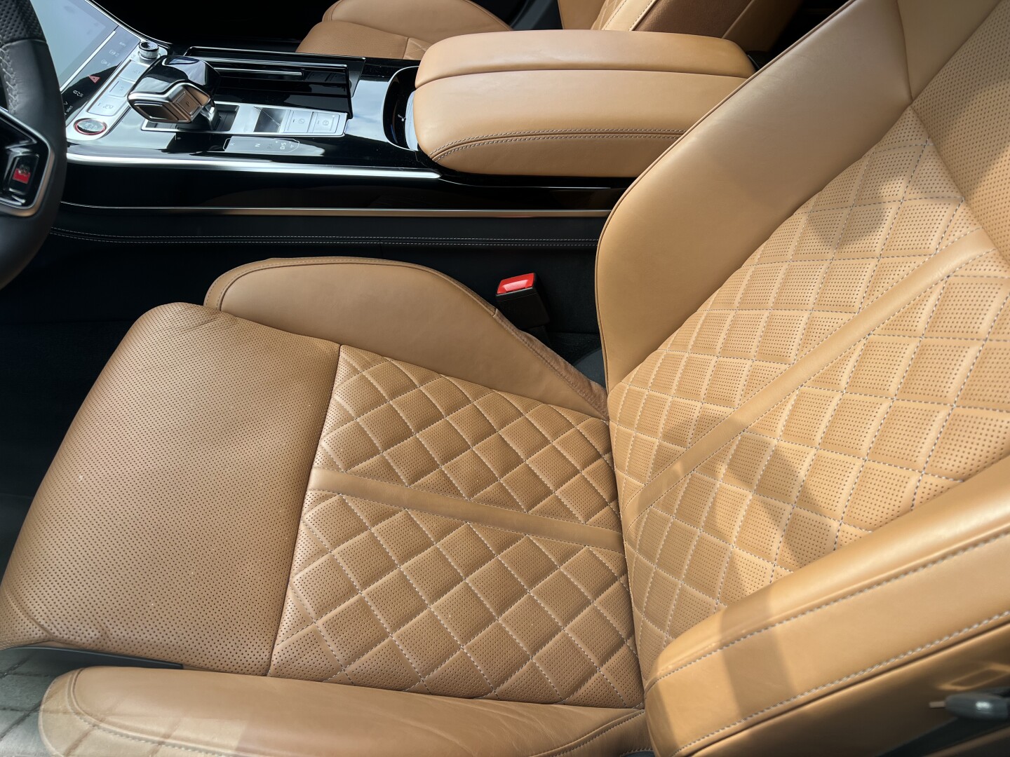 Audi S8 4.0TFSI 571PS Quattro Matrix Black-Paket З Німеччини (129386)